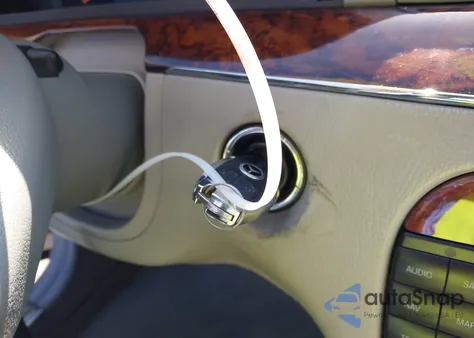 2005 Mercedes-Benz S 500 z USA, uszkodzony, nr VIN WDBNG75J65A451686